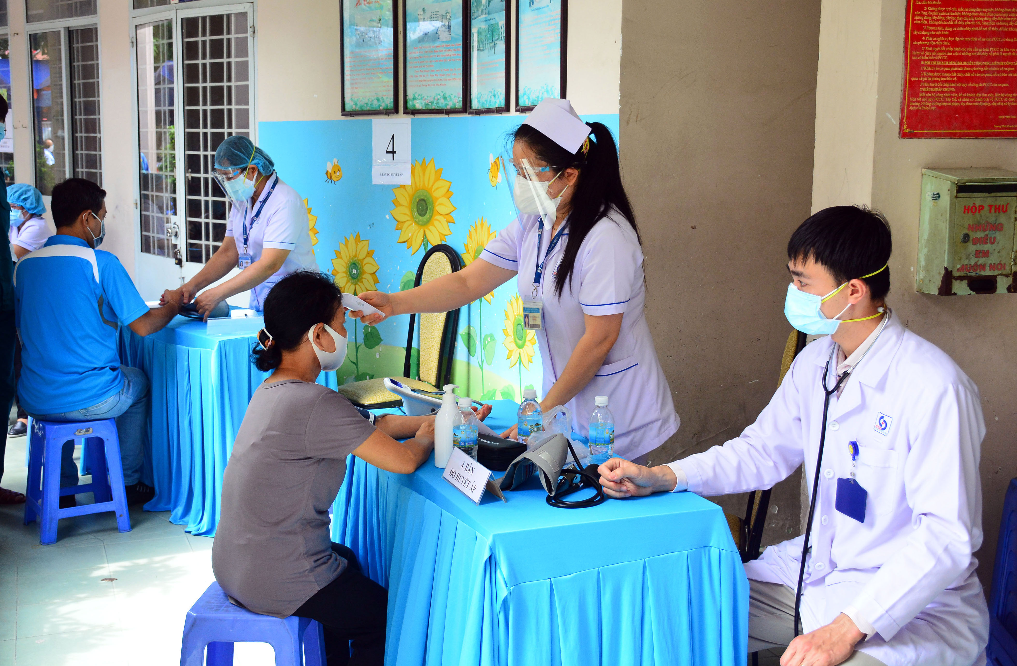 Giải pháp căn cơ : “Vaccine + 5K”